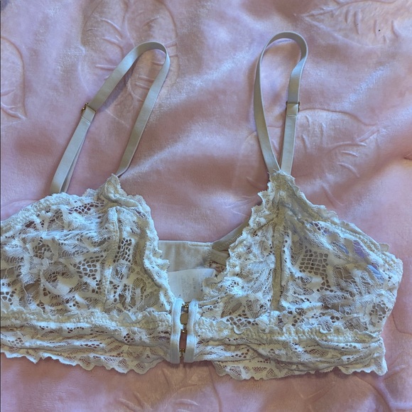 Aerie Lace Bralette in Cream - Picture 4 of 9